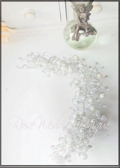 Дизайнерска диадема за коса с перли и кристали в бяло модел White Branch AB effect